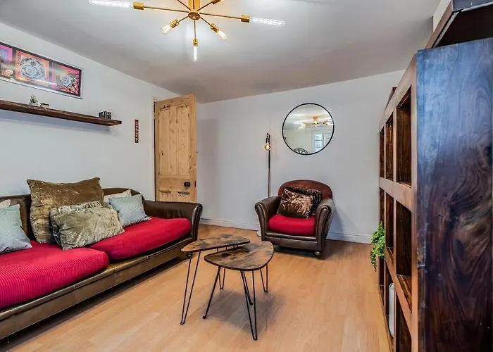 Pet-friendly Flat W/ Garden Patio & Smart Tv 아파트 *