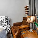 דירה Pet-friendly Flat W/ Garden Patio & Smart Tv