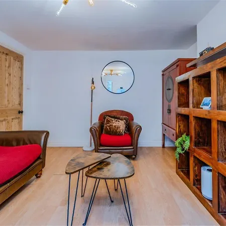Pet-friendly Flat W/ Garden Patio&smart Tv Lejlighed *