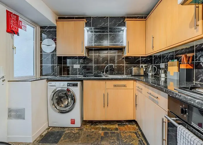 公寓 Pet-friendly Flat W/ Garden Patio & Smart Tv *