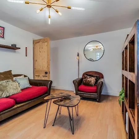 Pet-friendly Flat W/ Garden Patio & Smart Tv Apartment *